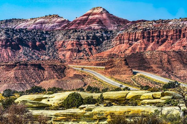 Perry, William 아티스트의 Colorful Red Canyon-Castle Valley-I-70 Highway-Utah작품입니다.